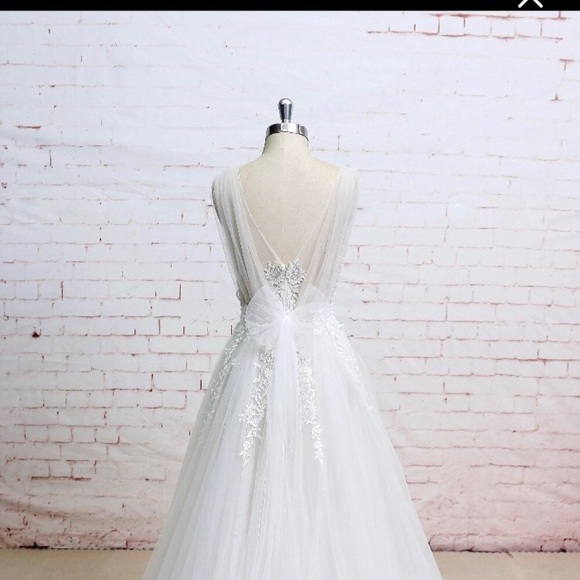 Dresses & Skirts - Wedding dress